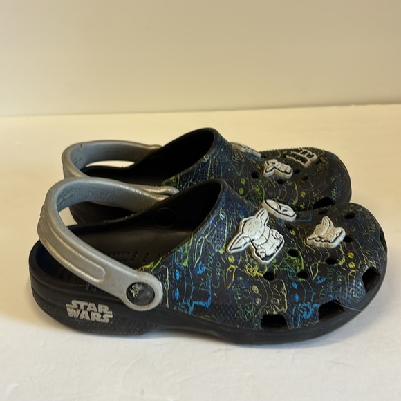 Crocs Star Wars Crogu Baby Yoda Cogs Shoes - Picture 1 of 10